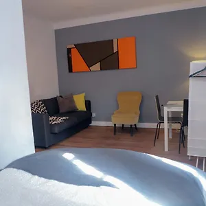 https://the-red-house.luxembourghotelsguide.com